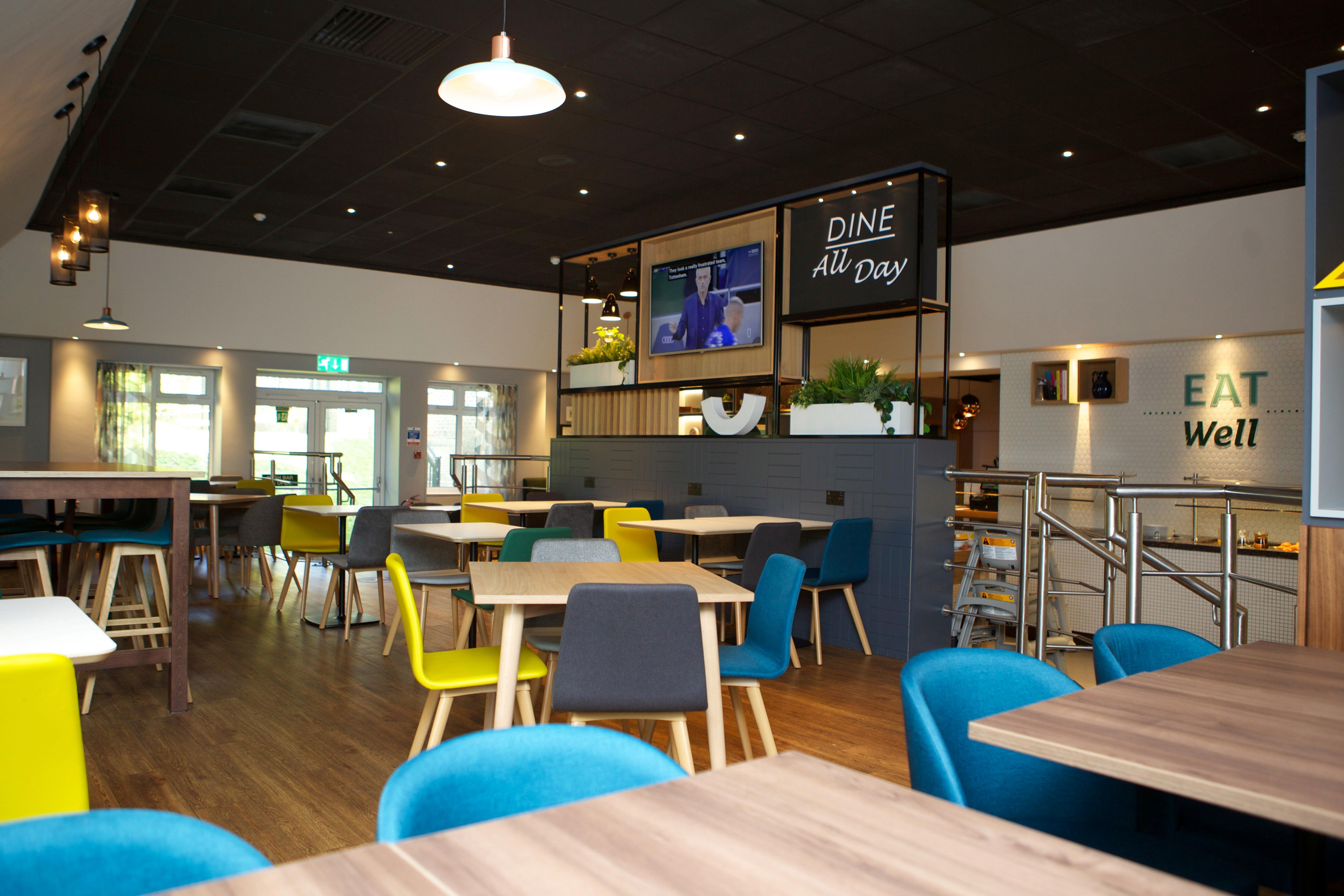 Holiday Inn Ashford - North A20 By Ihg Exterior photo