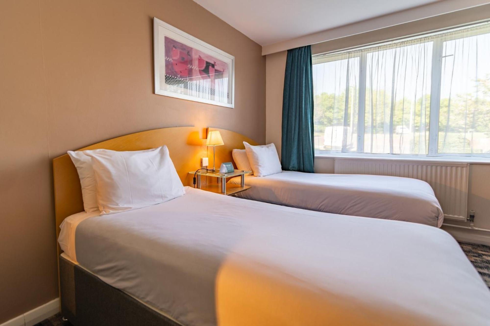Holiday Inn Ashford - North A20 By Ihg Exterior photo