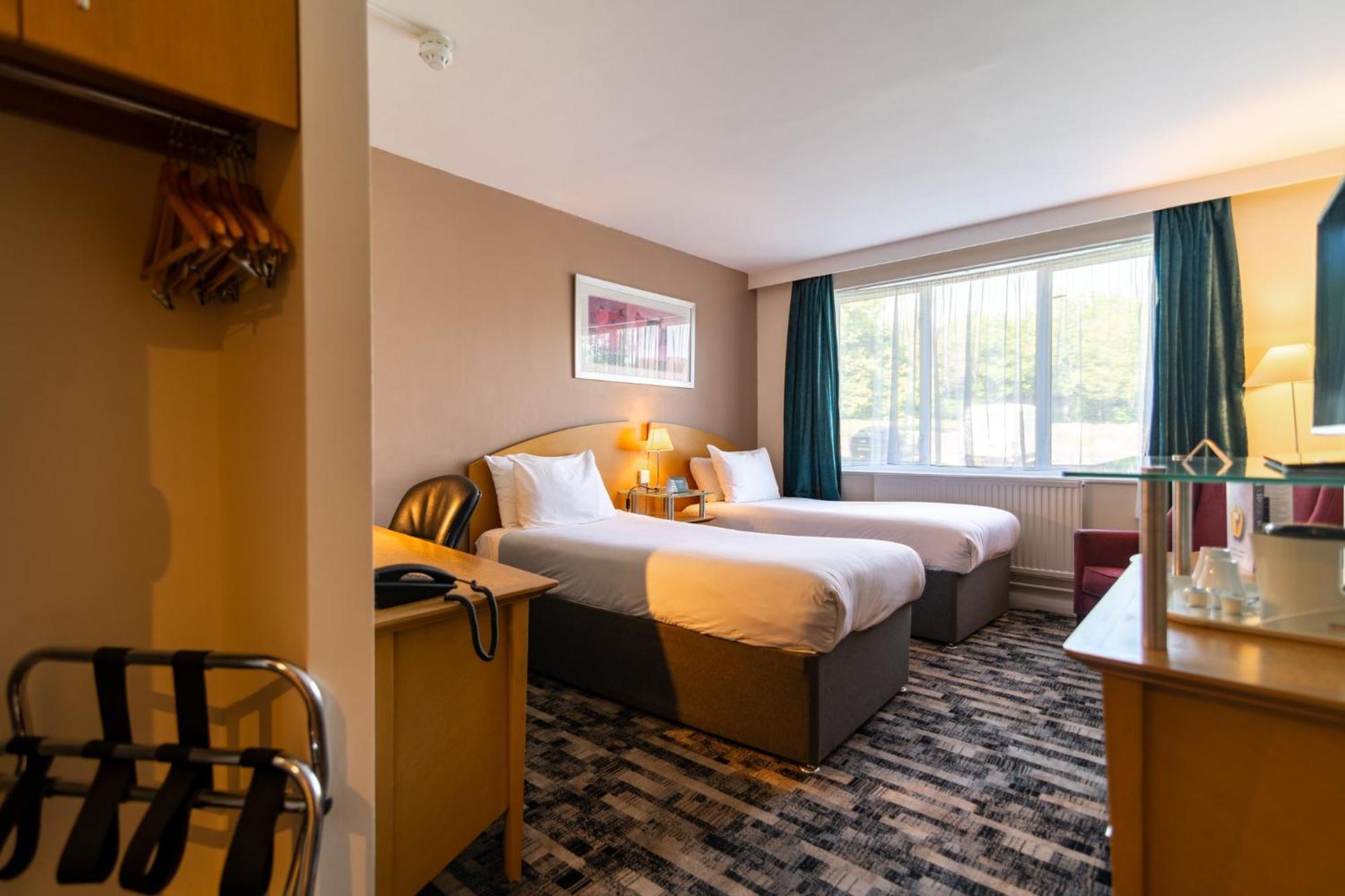Holiday Inn Ashford - North A20 By Ihg Exterior photo