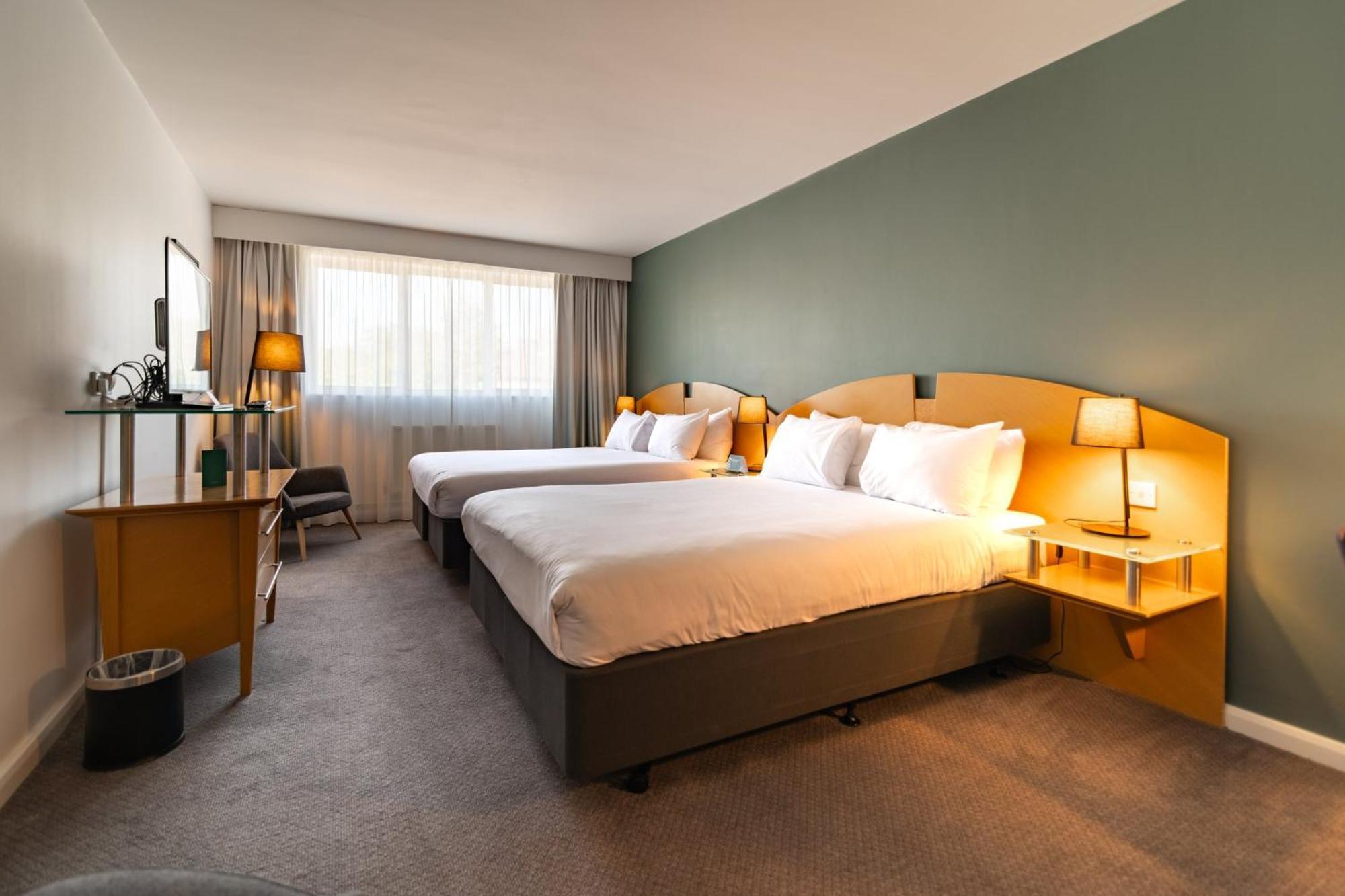 Holiday Inn Ashford - North A20 By Ihg Exterior photo