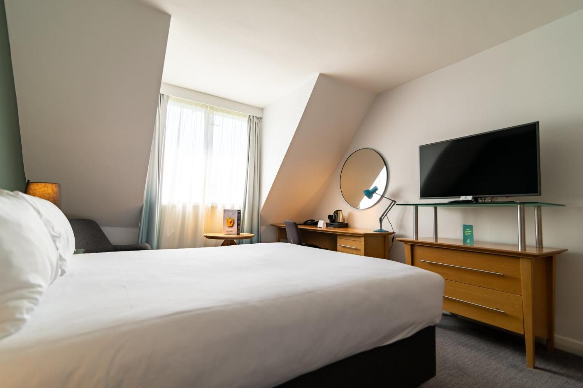 Holiday Inn Ashford - North A20 By Ihg Exterior photo