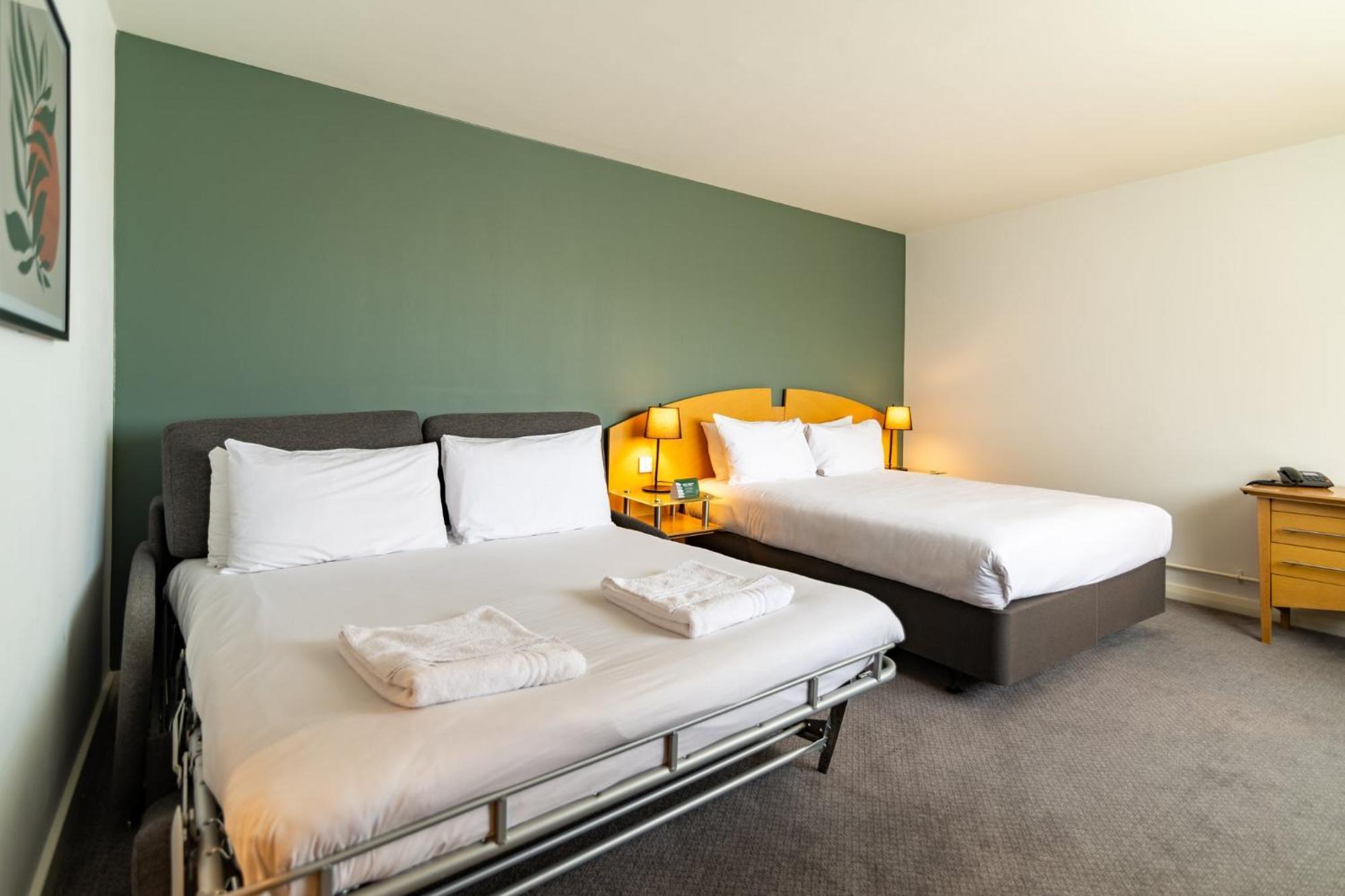 Holiday Inn Ashford - North A20 By Ihg Exterior photo