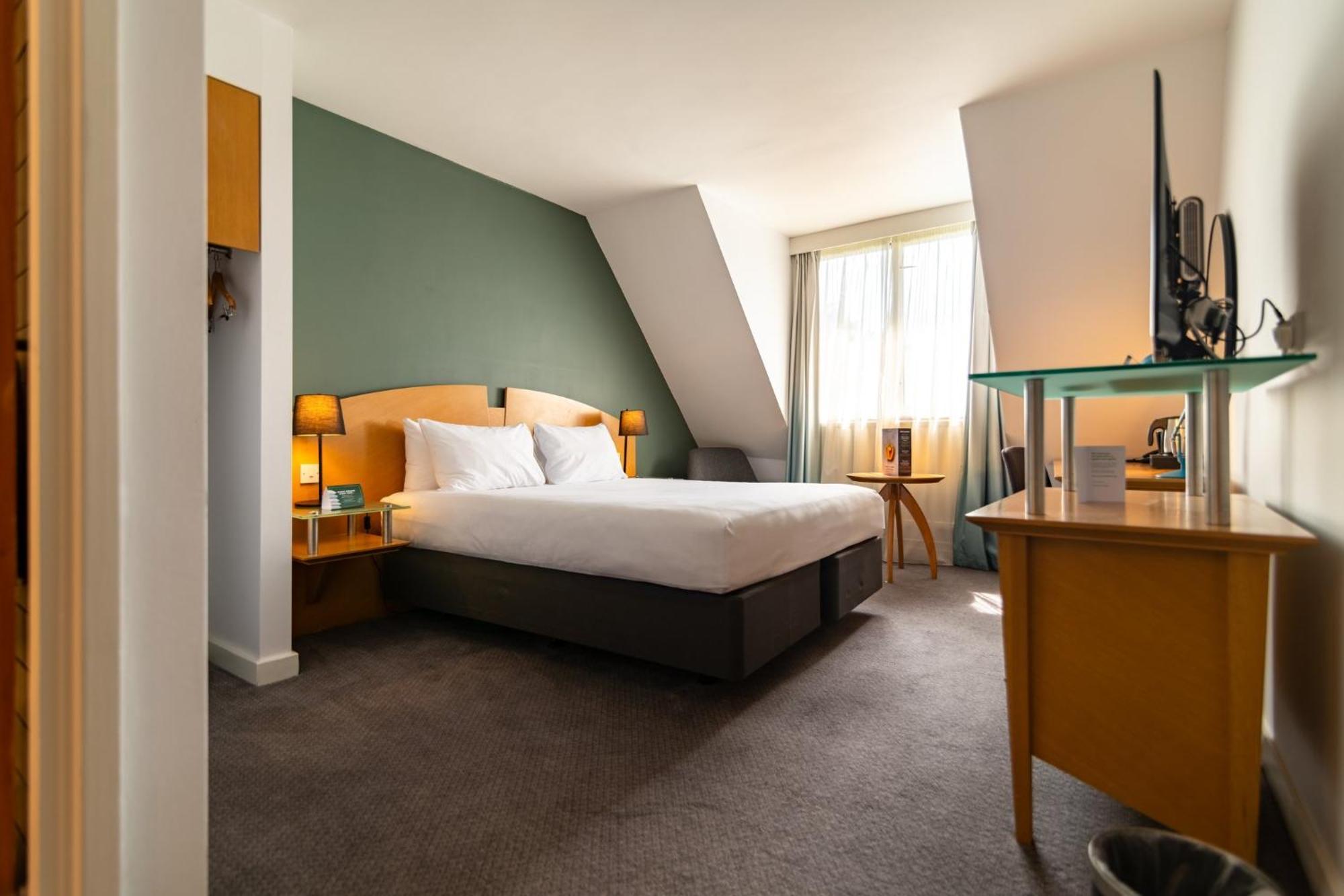 Holiday Inn Ashford - North A20 By Ihg Exterior photo