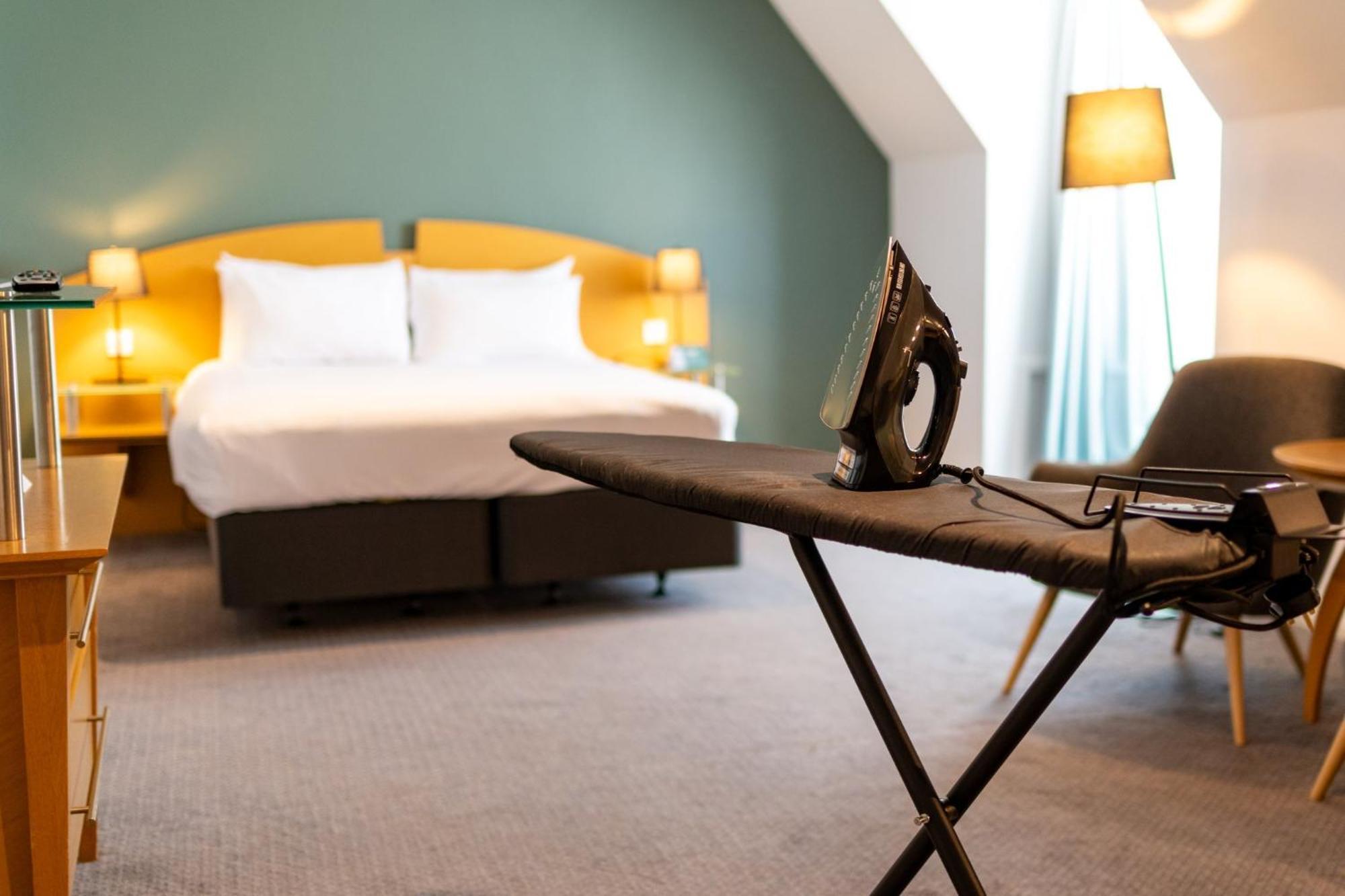 Holiday Inn Ashford - North A20 By Ihg Exterior photo