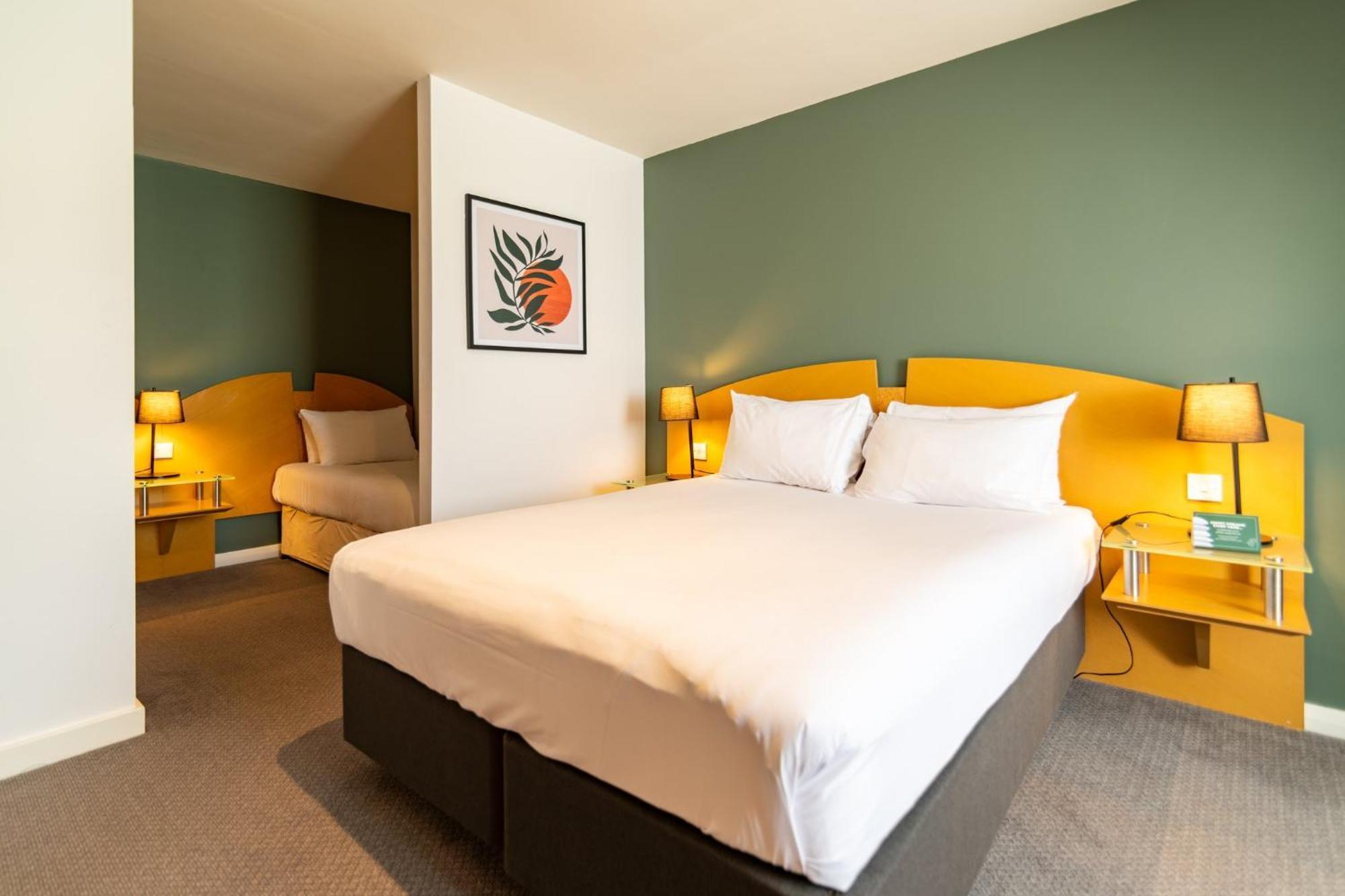 Holiday Inn Ashford - North A20 By Ihg Exterior photo